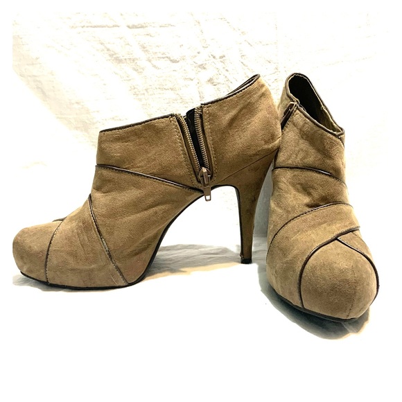 Fergalicious ankle booties - Picture 1 of 7